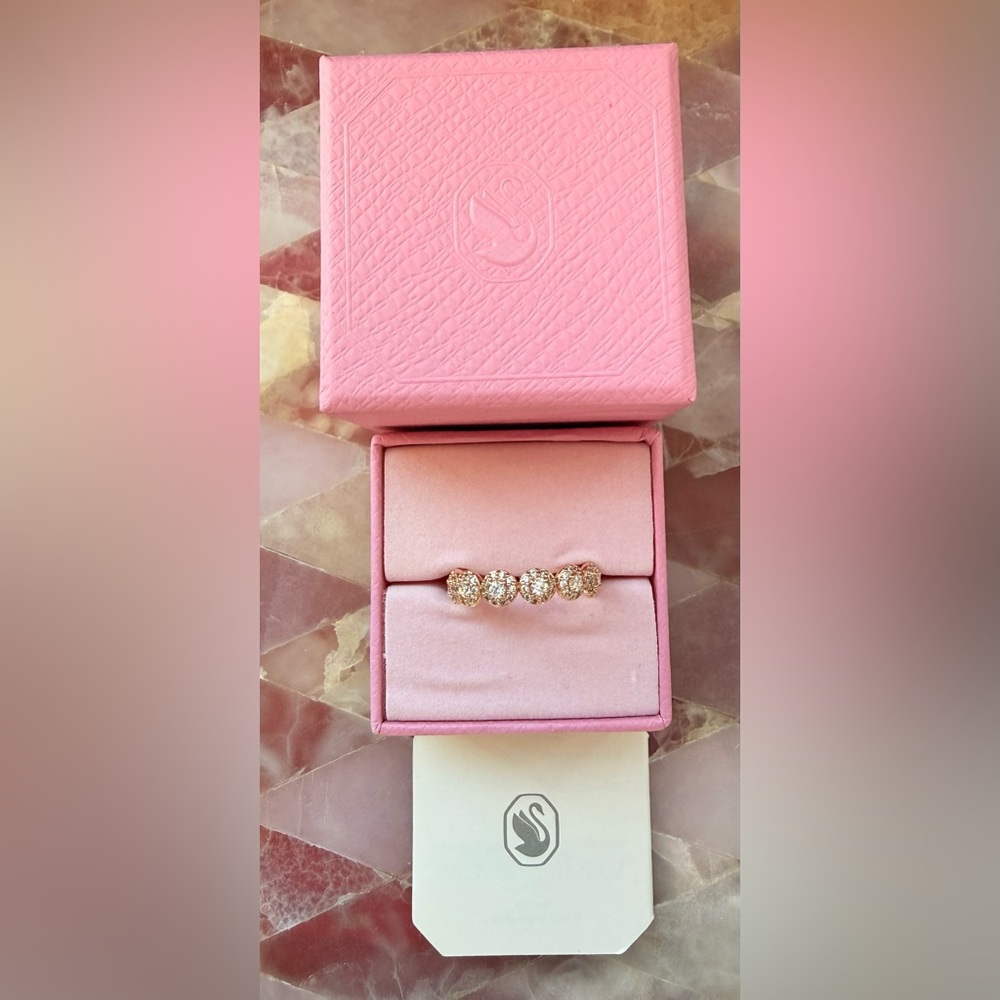 Swarovski Rose Gold Crystal ring - Picture 3 of 9